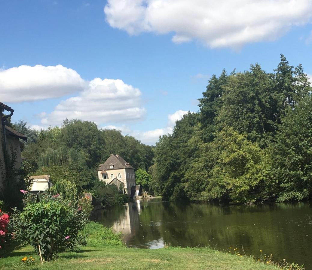 Riverside Barn La Trimouille Room photo